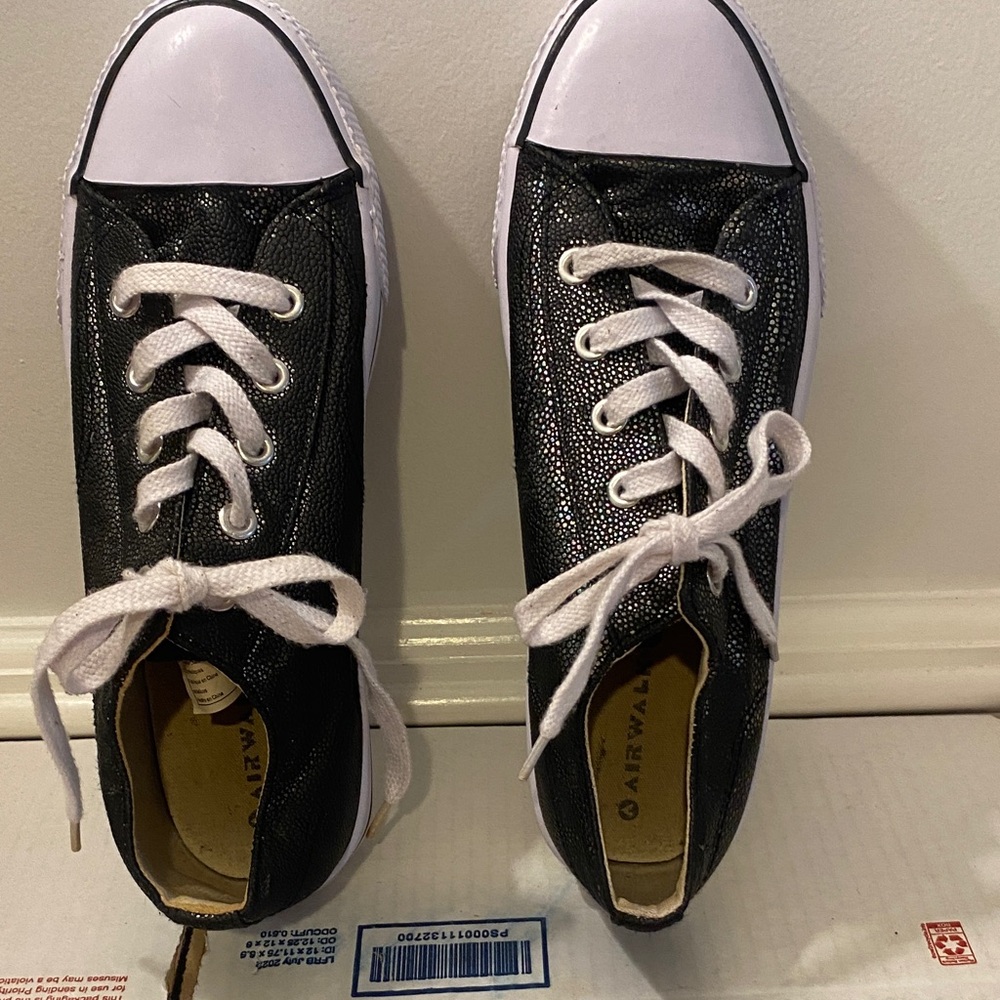 Airwalk size 11 Sneakers good condition